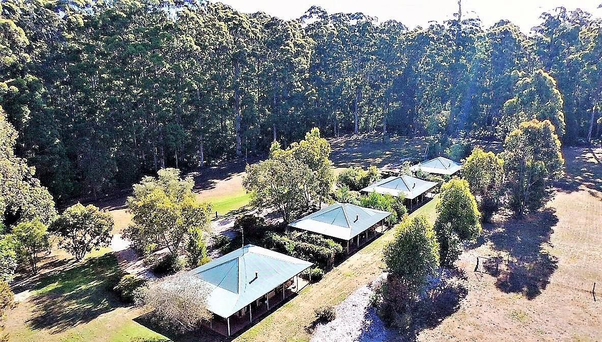 Treenbrook Cottages Pemberton Exterior photo